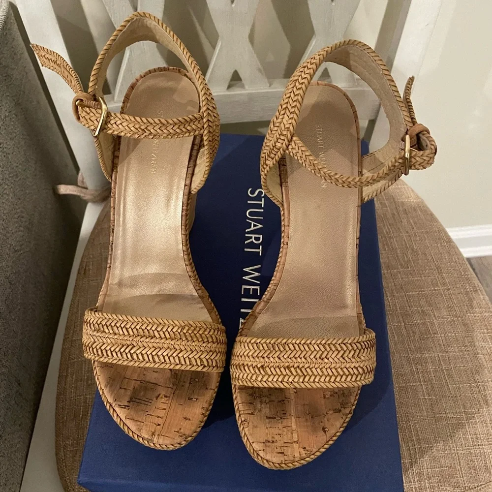 Stuart Weitzman: Jezebel Leather Wedge Sandals - Picture 6 of 7